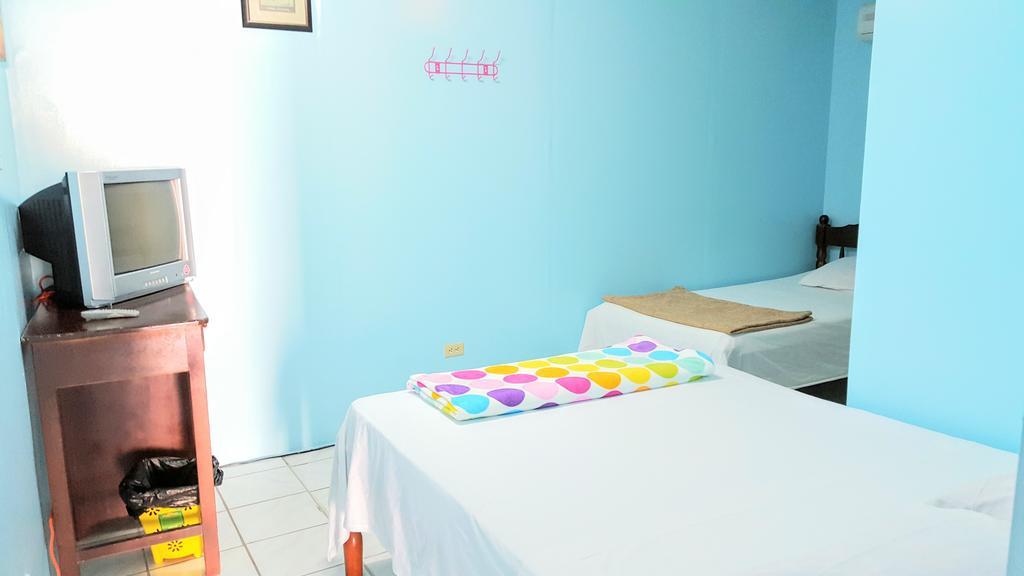 Sea Breeze Guest House Belize City Extérieur photo